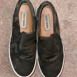 Steve Madden Camo Slip On
